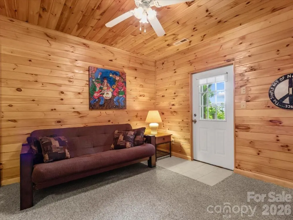 386 Madison Heights Drive Marshall, NC 28753