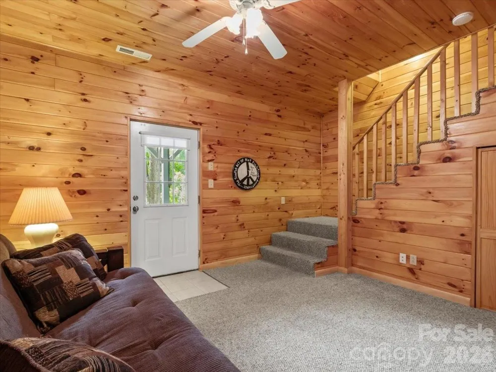 386 Madison Heights Drive Marshall, NC 28753
