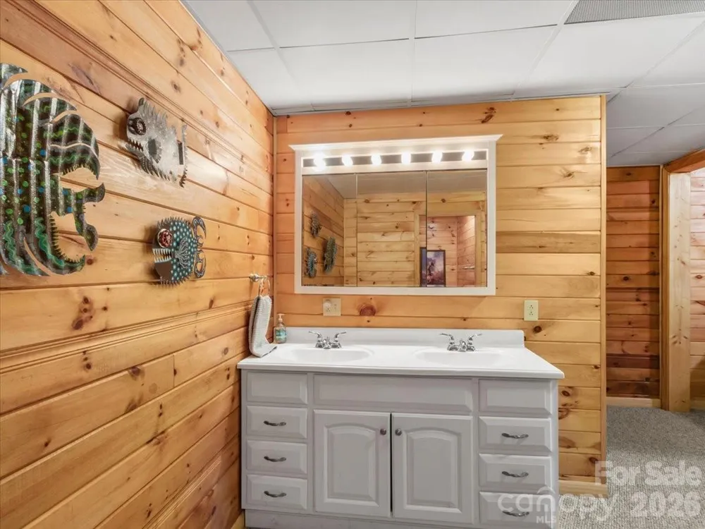 386 Madison Heights Drive Marshall, NC 28753