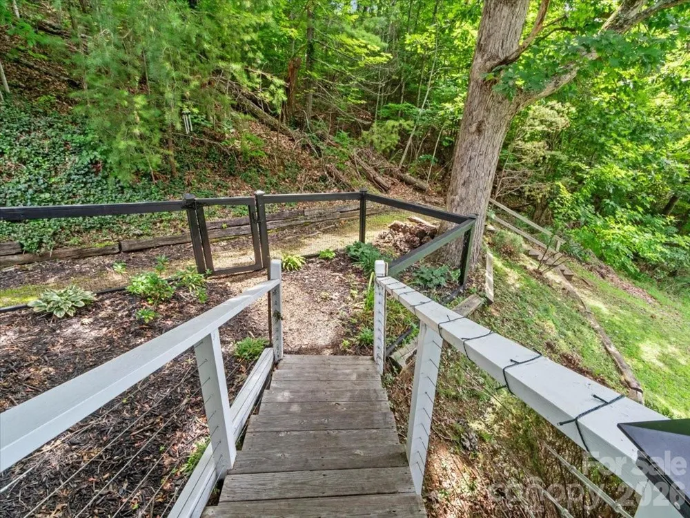 386 Madison Heights Drive Marshall, NC 28753