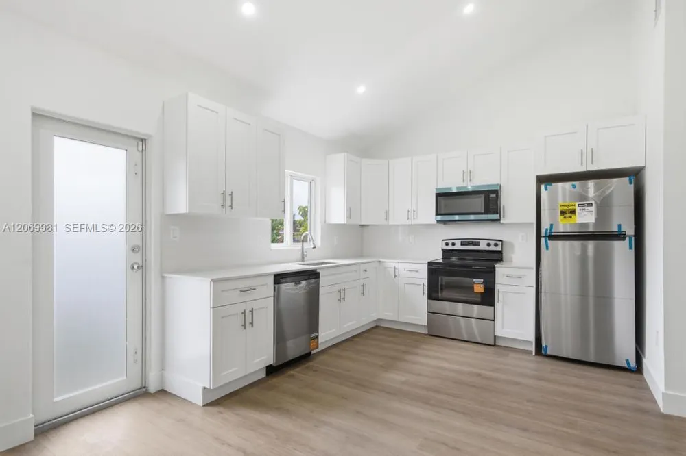 4122 NW 11th Pl Miami, FL 33127