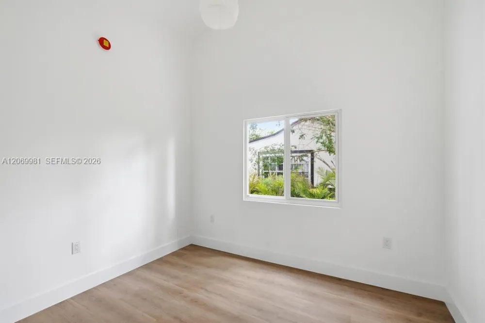 4122 NW 11th Pl Miami, FL 33127