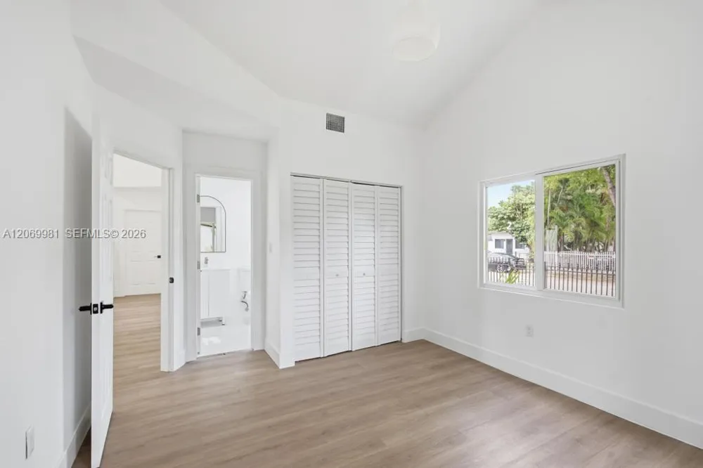 4122 NW 11th Pl Miami, FL 33127