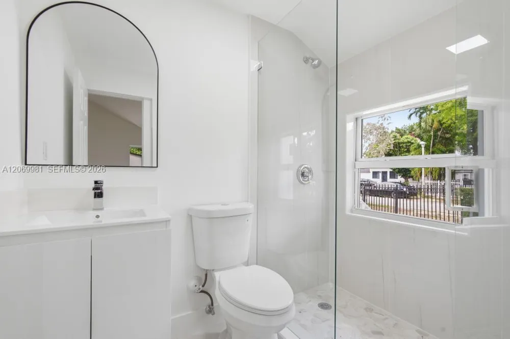 4122 NW 11th Pl Miami, FL 33127