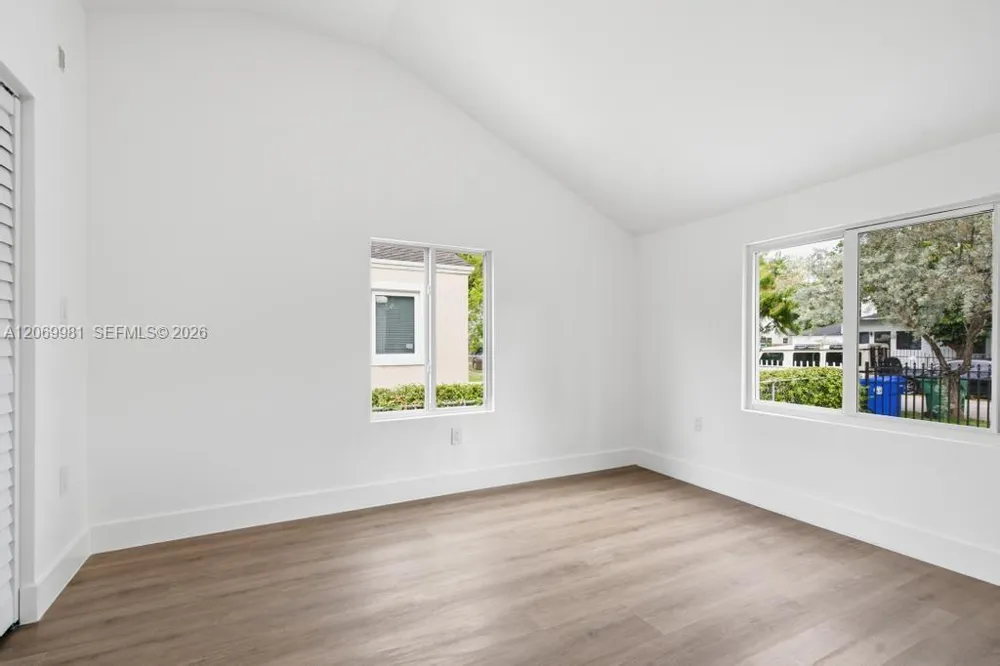 4122 NW 11th Pl Miami, FL 33127