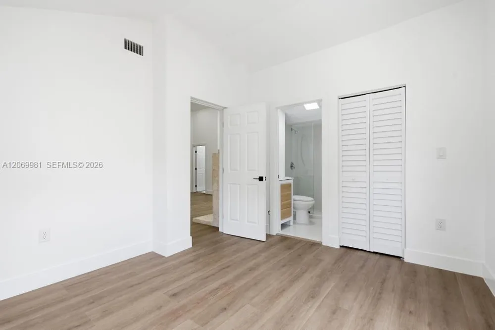 4122 NW 11th Pl Miami, FL 33127