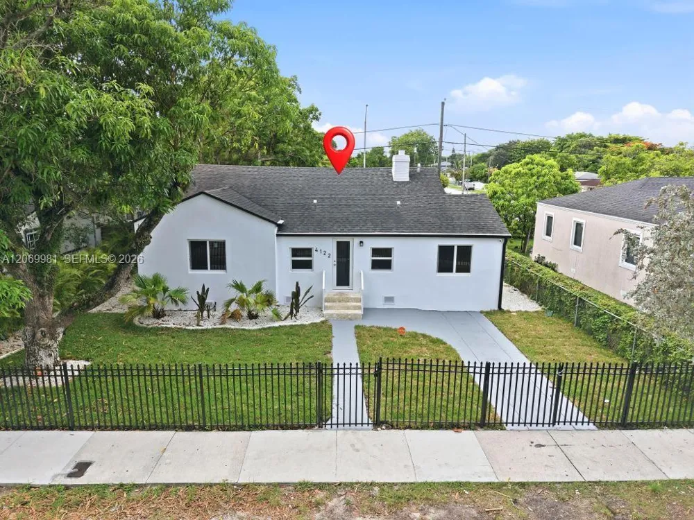 4122 NW 11th Pl Miami, FL 33127