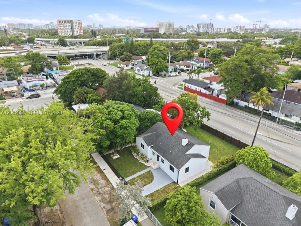 4122 NW 11th Pl Miami, FL 33127