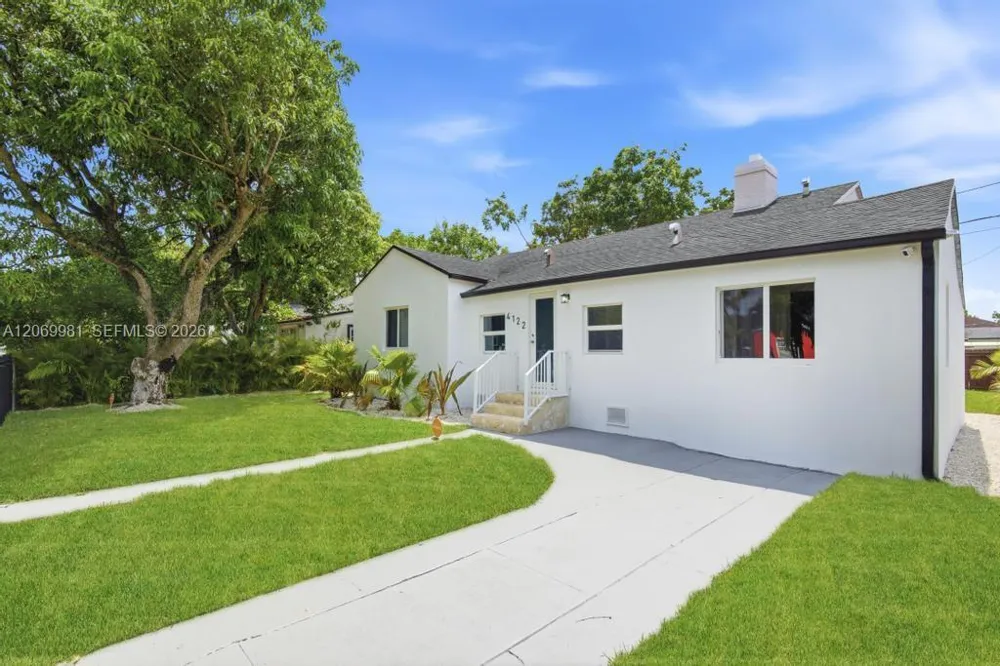 4122 NW 11th Pl Miami, FL 33127