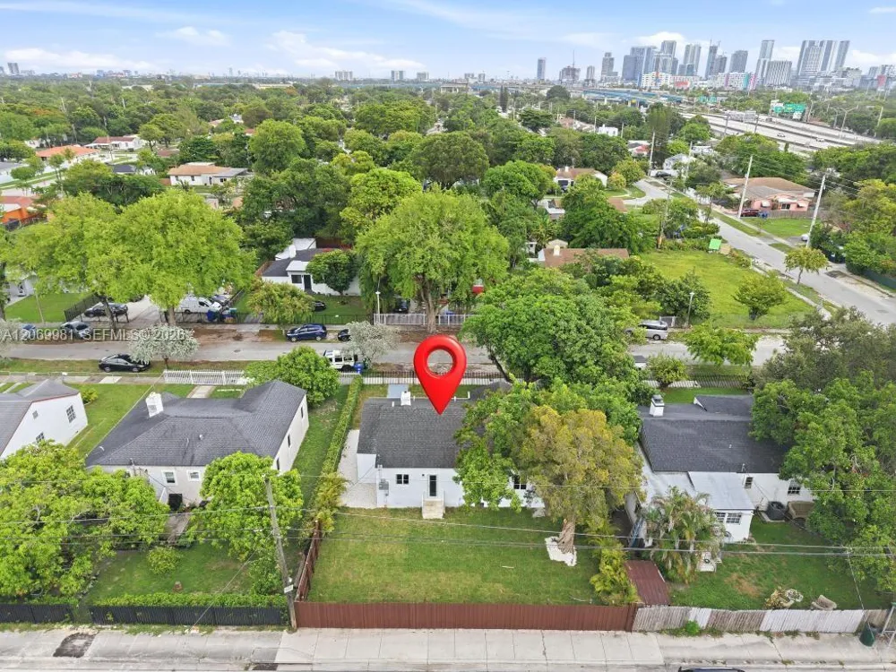 4122 NW 11th Pl Miami, FL 33127