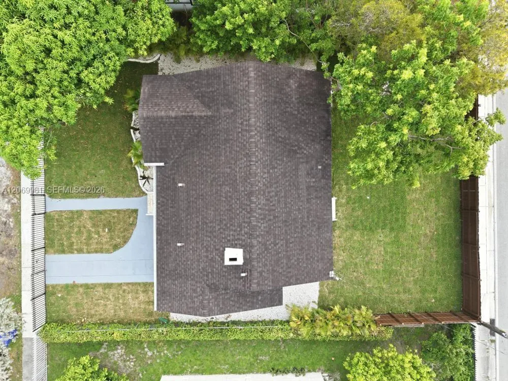 4122 NW 11th Pl Miami, FL 33127