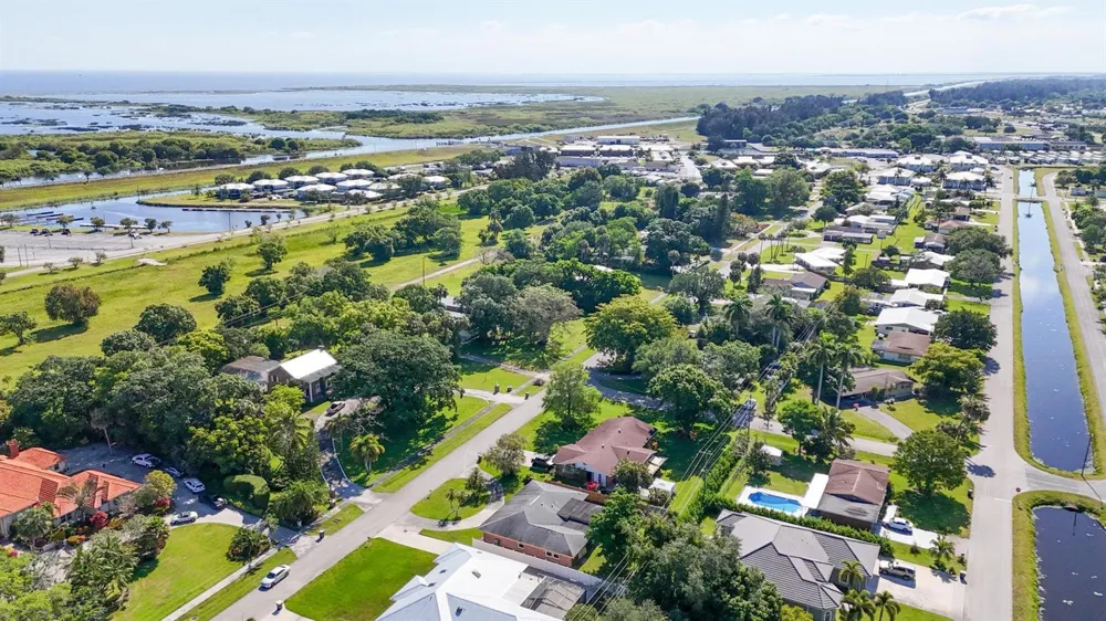 534 E DEL MONTE AVENUE Clewiston, FL 33440