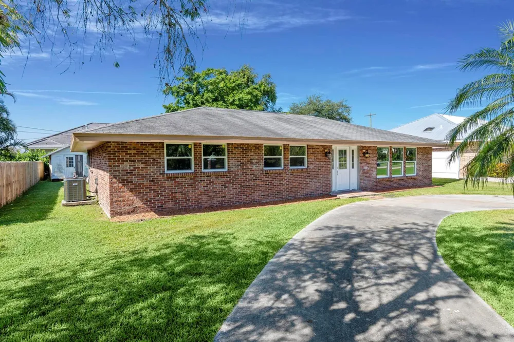 534 E DEL MONTE AVENUE Clewiston, FL 33440