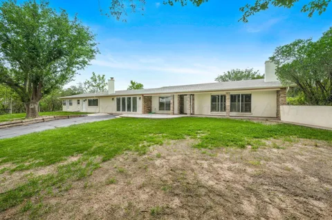 501 SHORE DRIVE