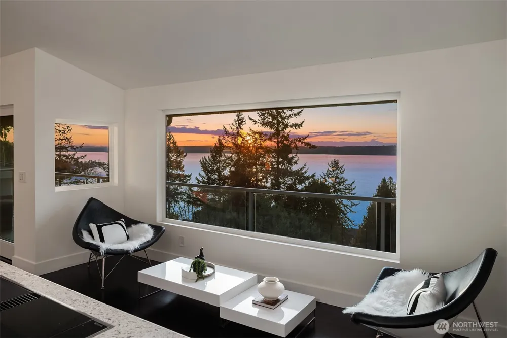15733 25th Avenue SW Burien, WA 98166