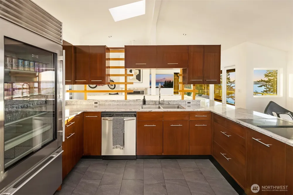 15733 25th Avenue SW Burien, WA 98166