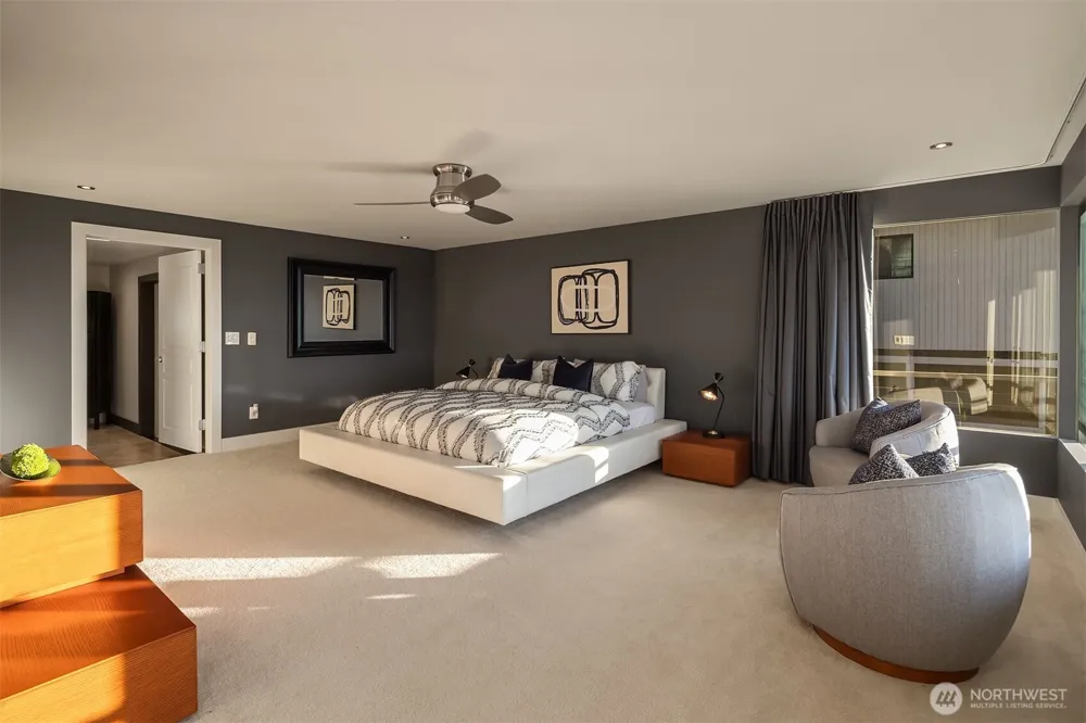 15733 25th Avenue SW Burien, WA 98166