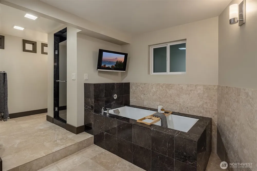 15733 25th Avenue SW Burien, WA 98166