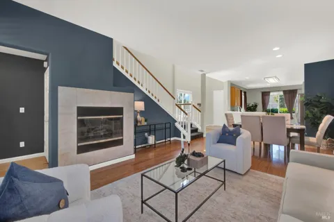 1894 Hummingbird Drive