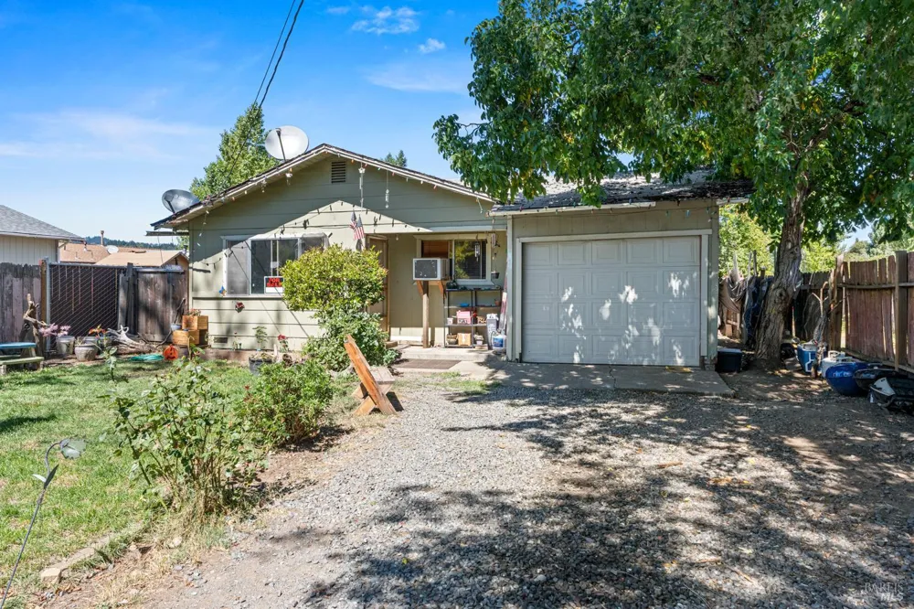 490 Della Avenue Willits, CA 95490