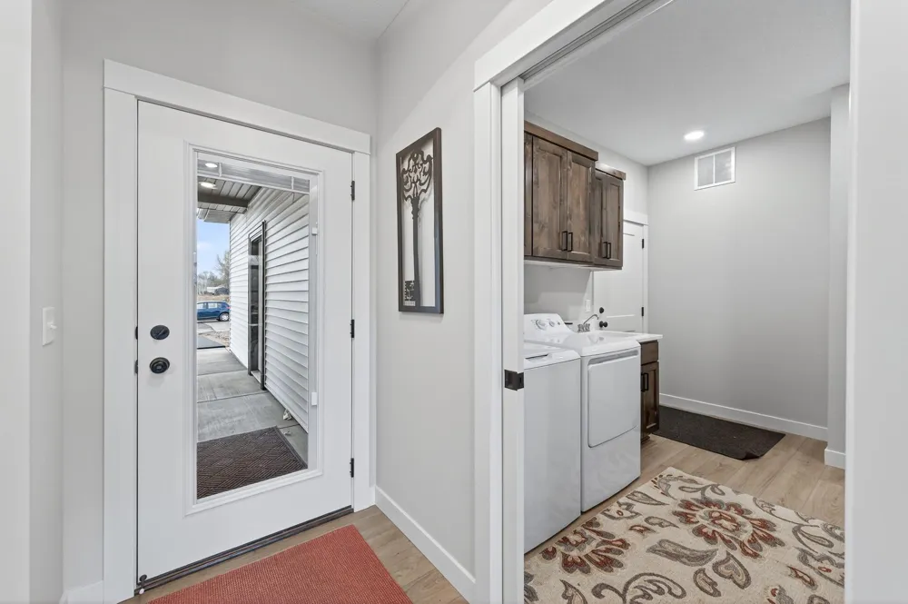 1402 Jefferson Street S Cambridge, MN 55008