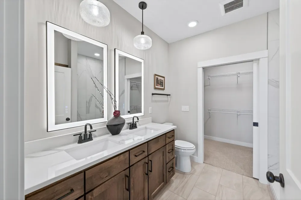 1402 Jefferson Street S Cambridge, MN 55008