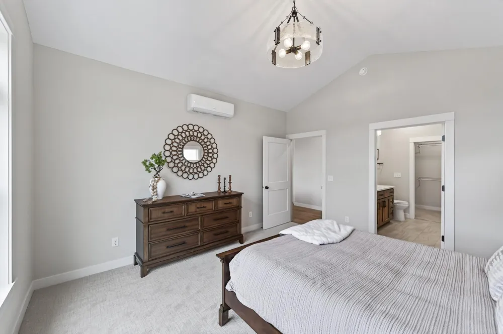 1402 Jefferson Street S Cambridge, MN 55008