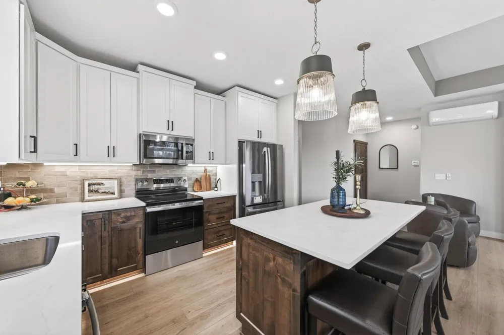 1402 Jefferson Street S Cambridge, MN 55008