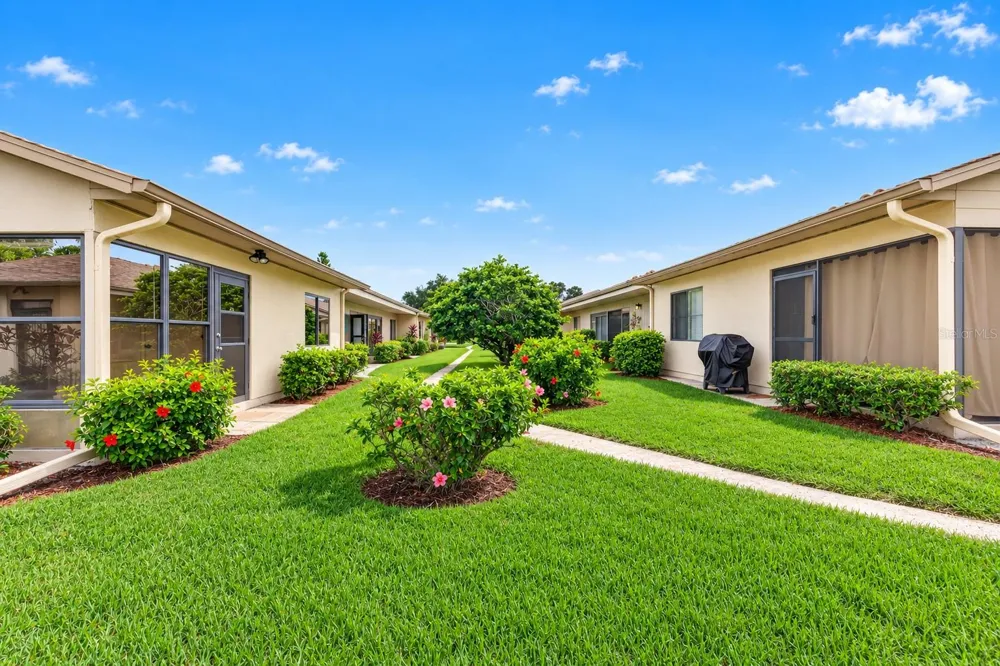 2707 60TH AVENUE TERRACE W Bradenton, FL 34207
