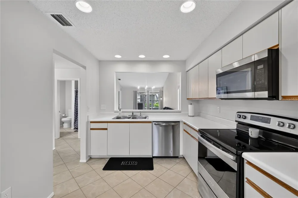 2707 60TH AVENUE TERRACE W Bradenton, FL 34207