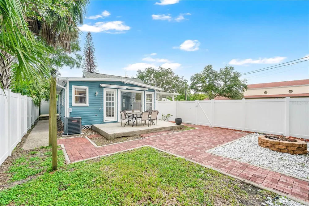 1512 OREGON STREET Orlando, FL 32803