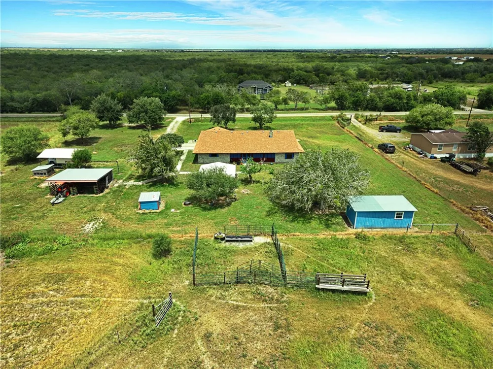 15085 County Road 984 Sinton, TX 78387