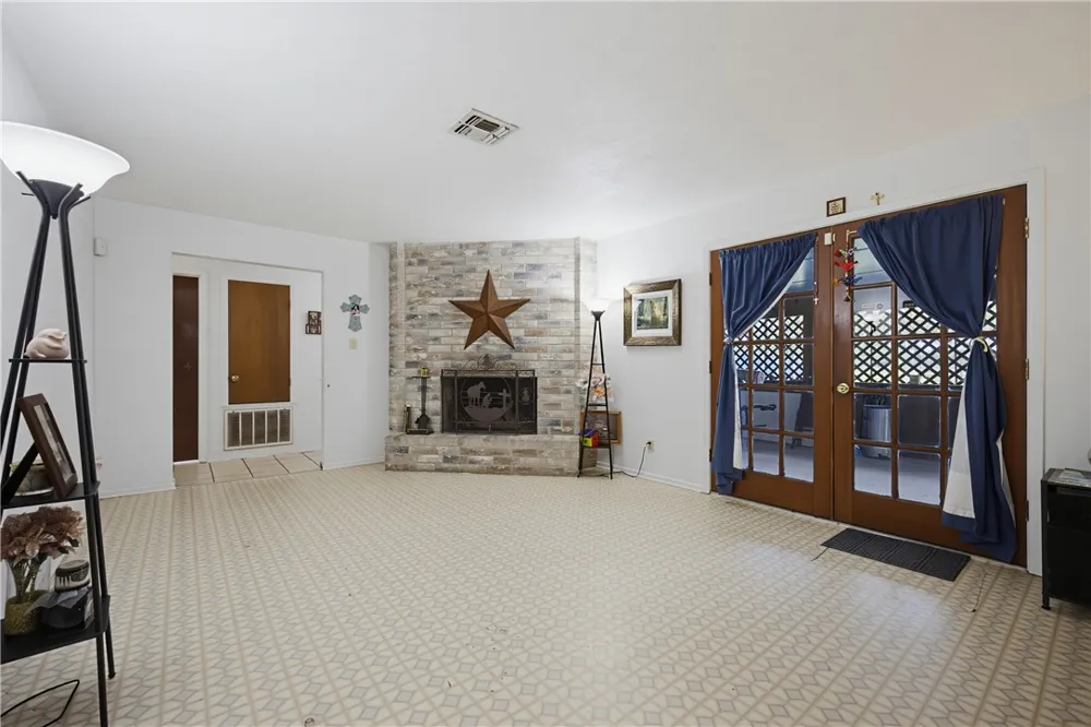 15085 County Road 984 Sinton, TX 78387