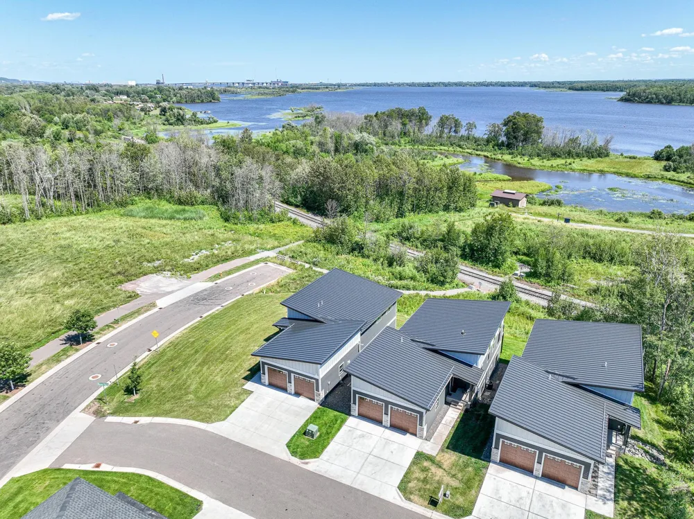 8602 Maynard Place Duluth, MN 55808