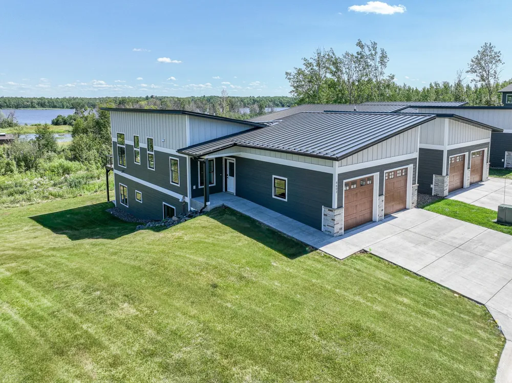 8602 Maynard Place Duluth, MN 55808