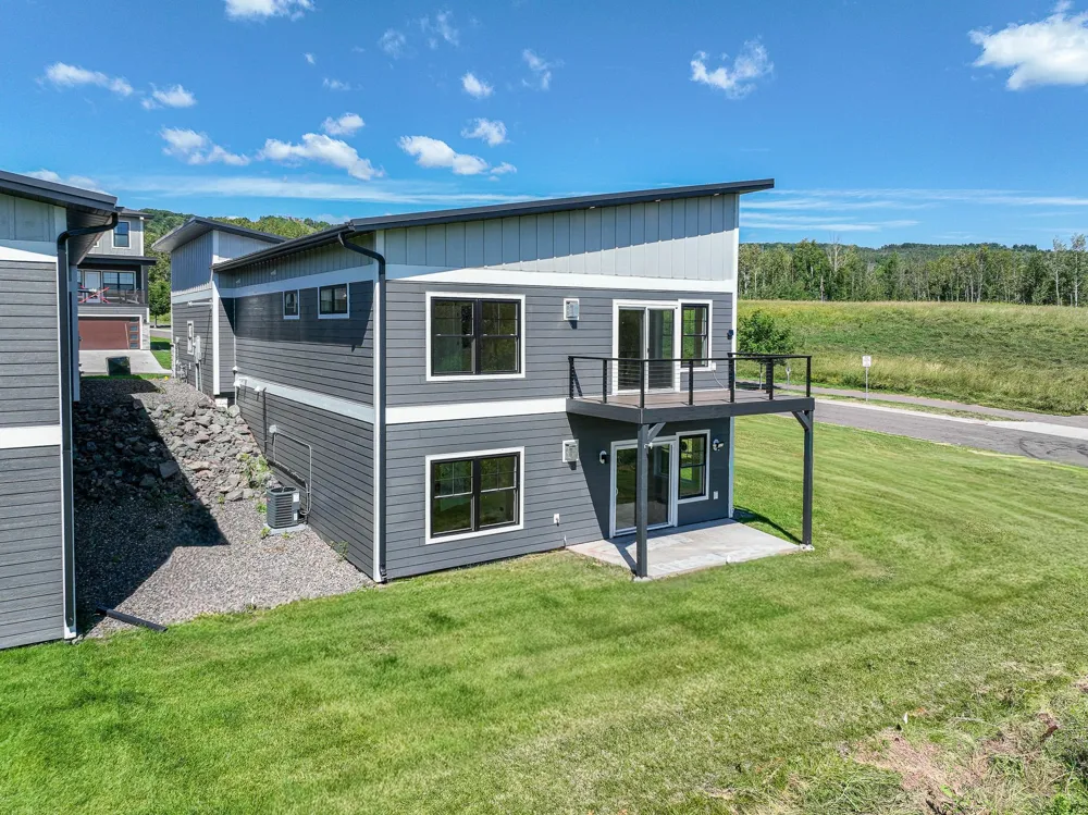 8602 Maynard Place Duluth, MN 55808