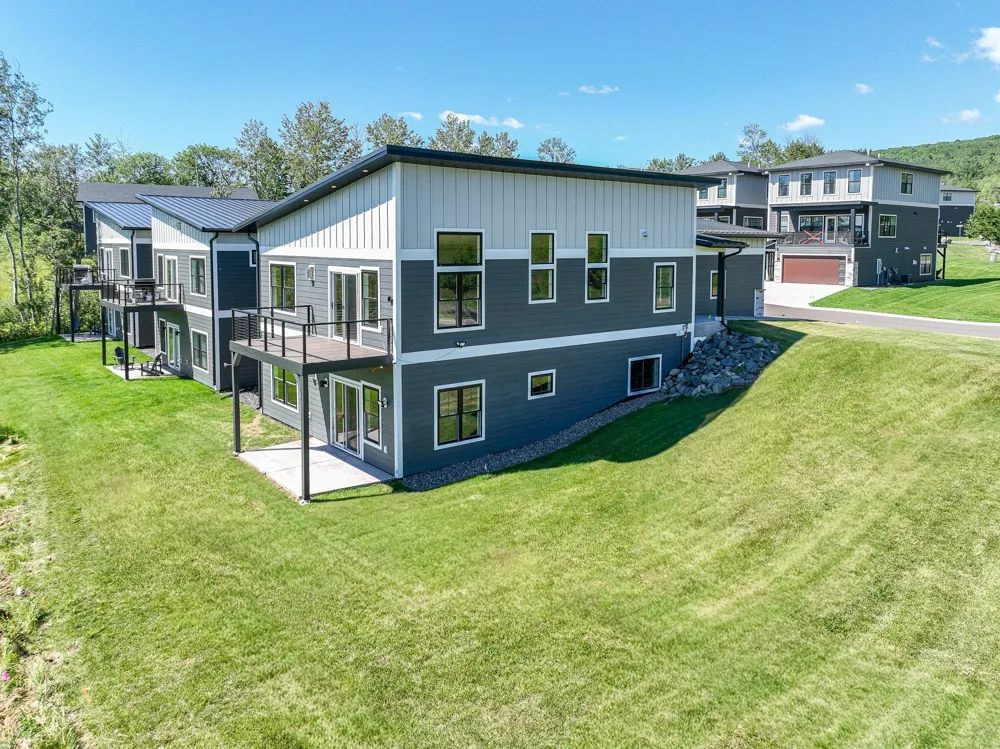 8602 Maynard Place Duluth, MN 55808