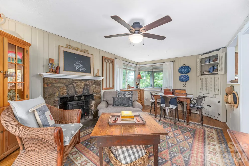 21 Lincoln Avenue Asheville, NC 28803