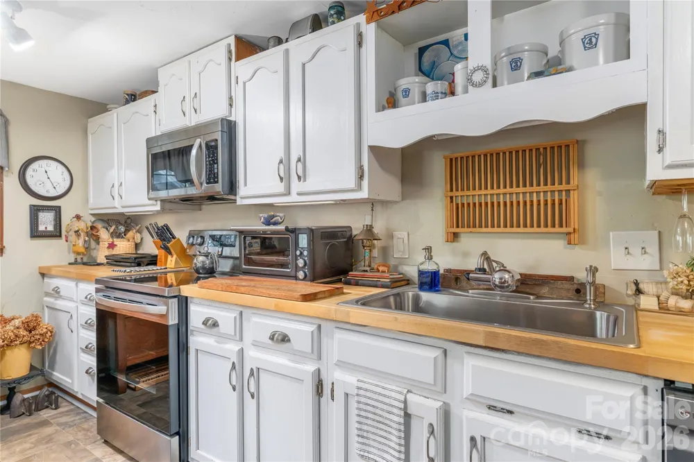 21 Lincoln Avenue Asheville, NC 28803
