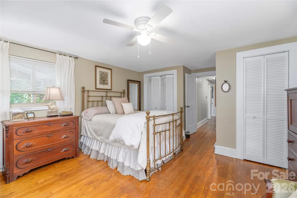 21 Lincoln Avenue Asheville, NC 28803