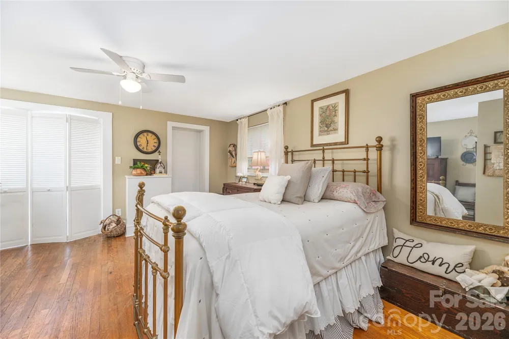 21 Lincoln Avenue Asheville, NC 28803