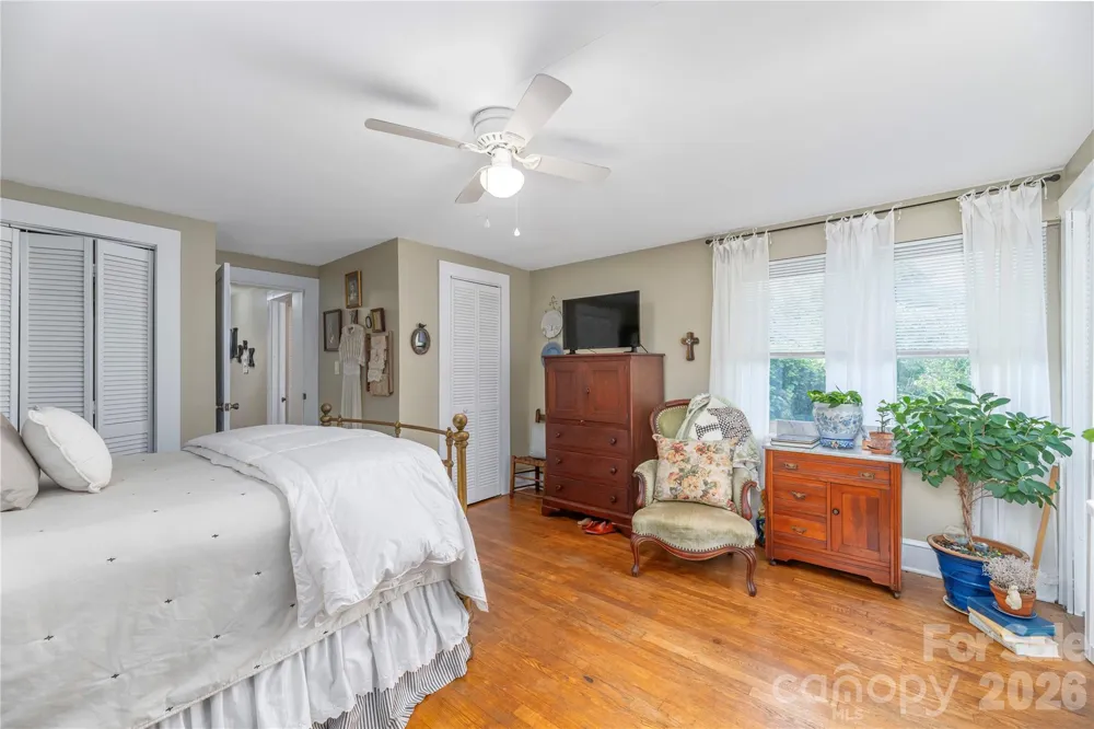21 Lincoln Avenue Asheville, NC 28803