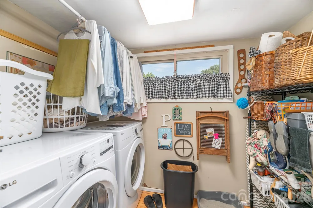 21 Lincoln Avenue Asheville, NC 28803