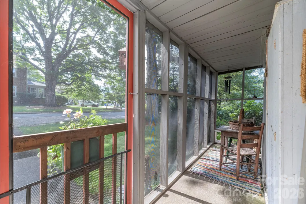 21 Lincoln Avenue Asheville, NC 28803