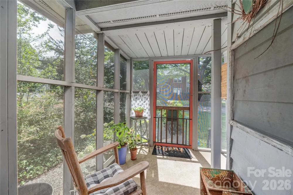 21 Lincoln Avenue Asheville, NC 28803