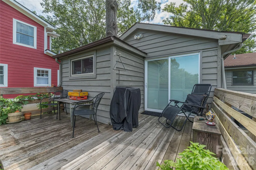 21 Lincoln Avenue Asheville, NC 28803