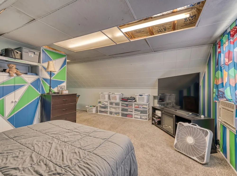 214 Cleveland Street Trenton, MI 48183