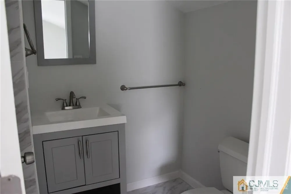 65 Washington Avenue Iselin, NJ 08830