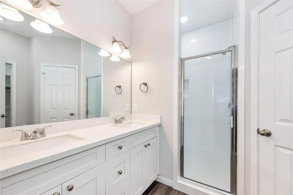 1206 Denison Avenue Cleveland, TX 77327