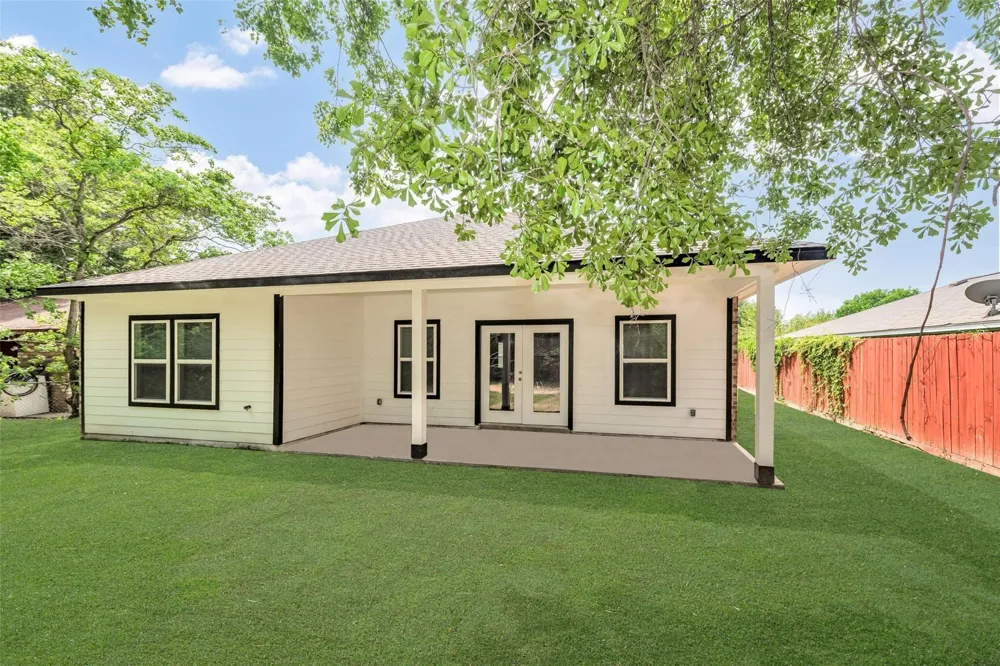 1206 Denison Avenue Cleveland, TX 77327